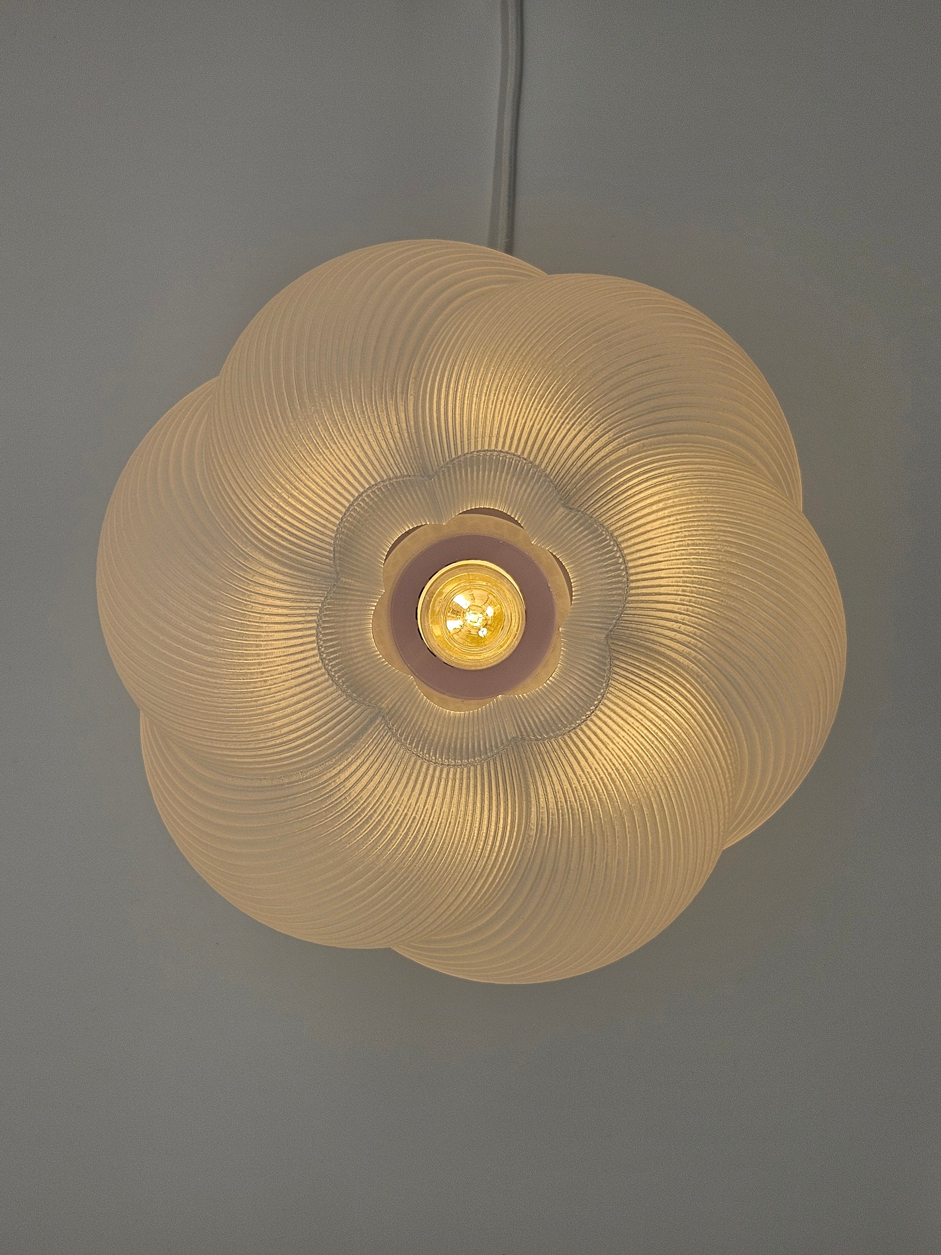 Wavy shell